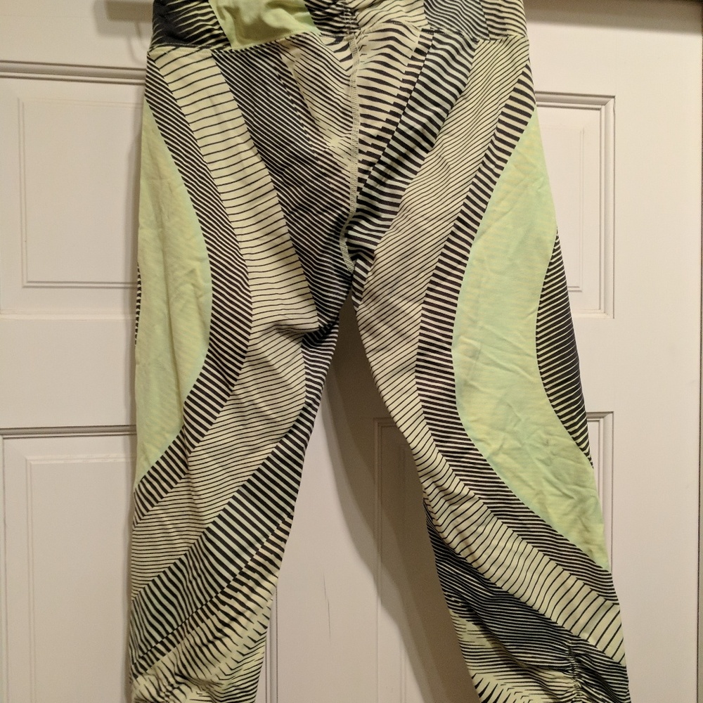Yoga pants - Picture 3 of 4